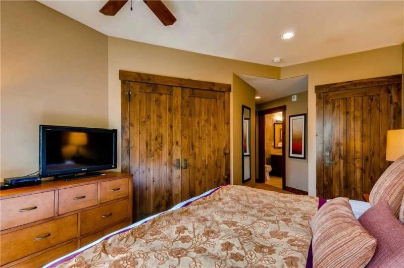 Luxury 2 Bedroom Breckenridge Vacation Rental With Stunning Mountain Views Just Steps From Historic Main Street 외부 사진