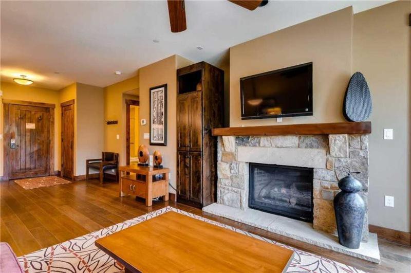 Luxury 2 Bedroom Breckenridge Vacation Rental With Stunning Mountain Views Just Steps From Historic Main Street 외부 사진