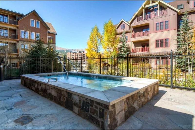 Luxury 2 Bedroom Breckenridge Vacation Rental With Stunning Mountain Views Just Steps From Historic Main Street 외부 사진