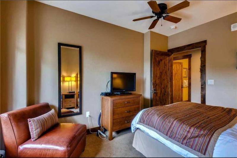 Luxury 2 Bedroom Breckenridge Vacation Rental With Stunning Mountain Views Just Steps From Historic Main Street 외부 사진