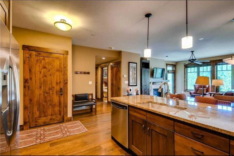 Luxury 2 Bedroom Breckenridge Vacation Rental With Stunning Mountain Views Just Steps From Historic Main Street 외부 사진