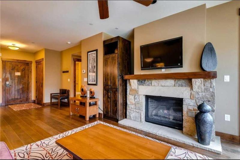 Luxury 2 Bedroom Breckenridge Vacation Rental With Stunning Mountain Views Just Steps From Historic Main Street 외부 사진