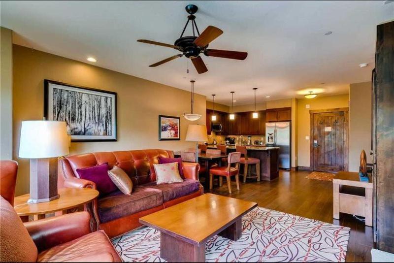 Luxury 2 Bedroom Breckenridge Vacation Rental With Stunning Mountain Views Just Steps From Historic Main Street 외부 사진